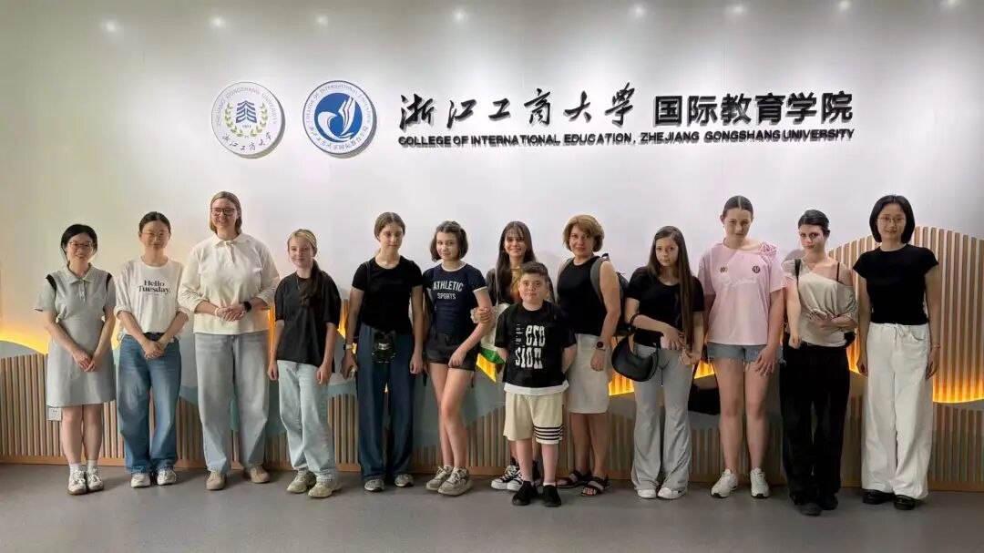 千里相约，邂逅商大——俄罗斯访学团来访我校