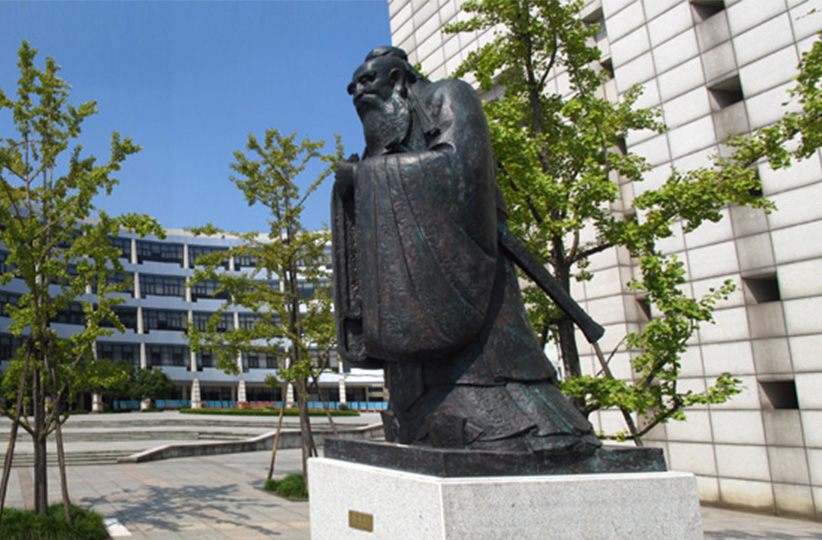 孔子雕像